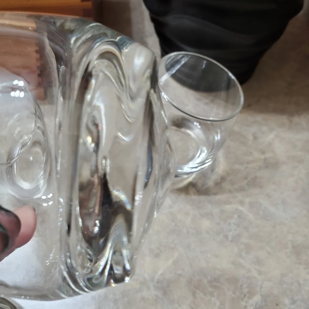 Rocker Wobble Whiskey Glasses. Set of 6. Great condition. Glass. Bar theme